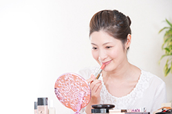 口元全体を上げる